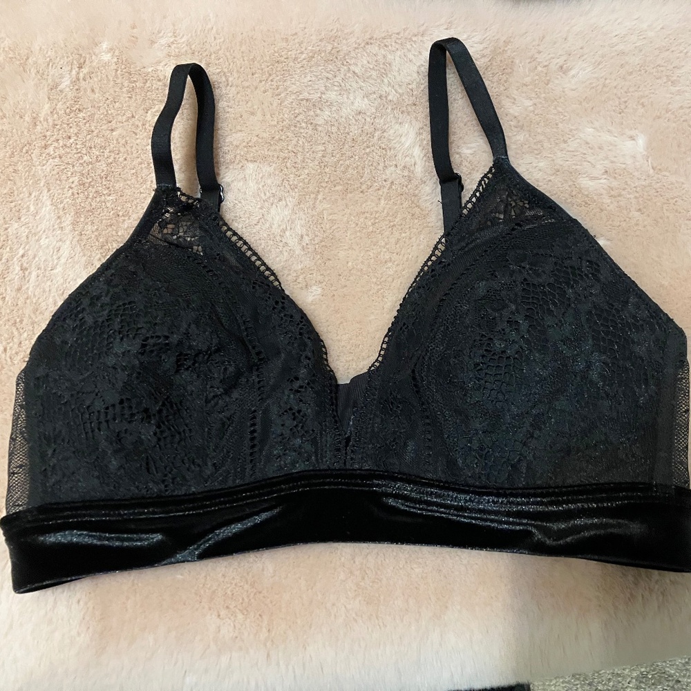 Auden lace and velvet bra, very good condition